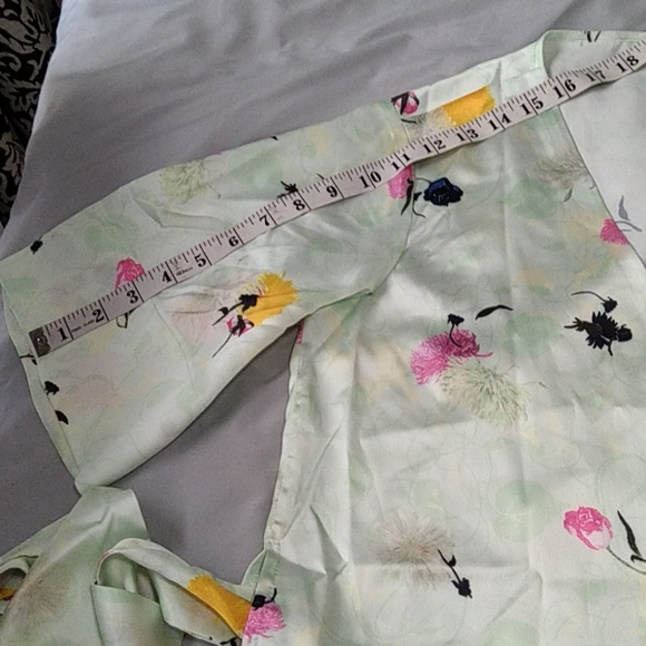 Cest Moi wrap top M/L - Picture 7 of 9